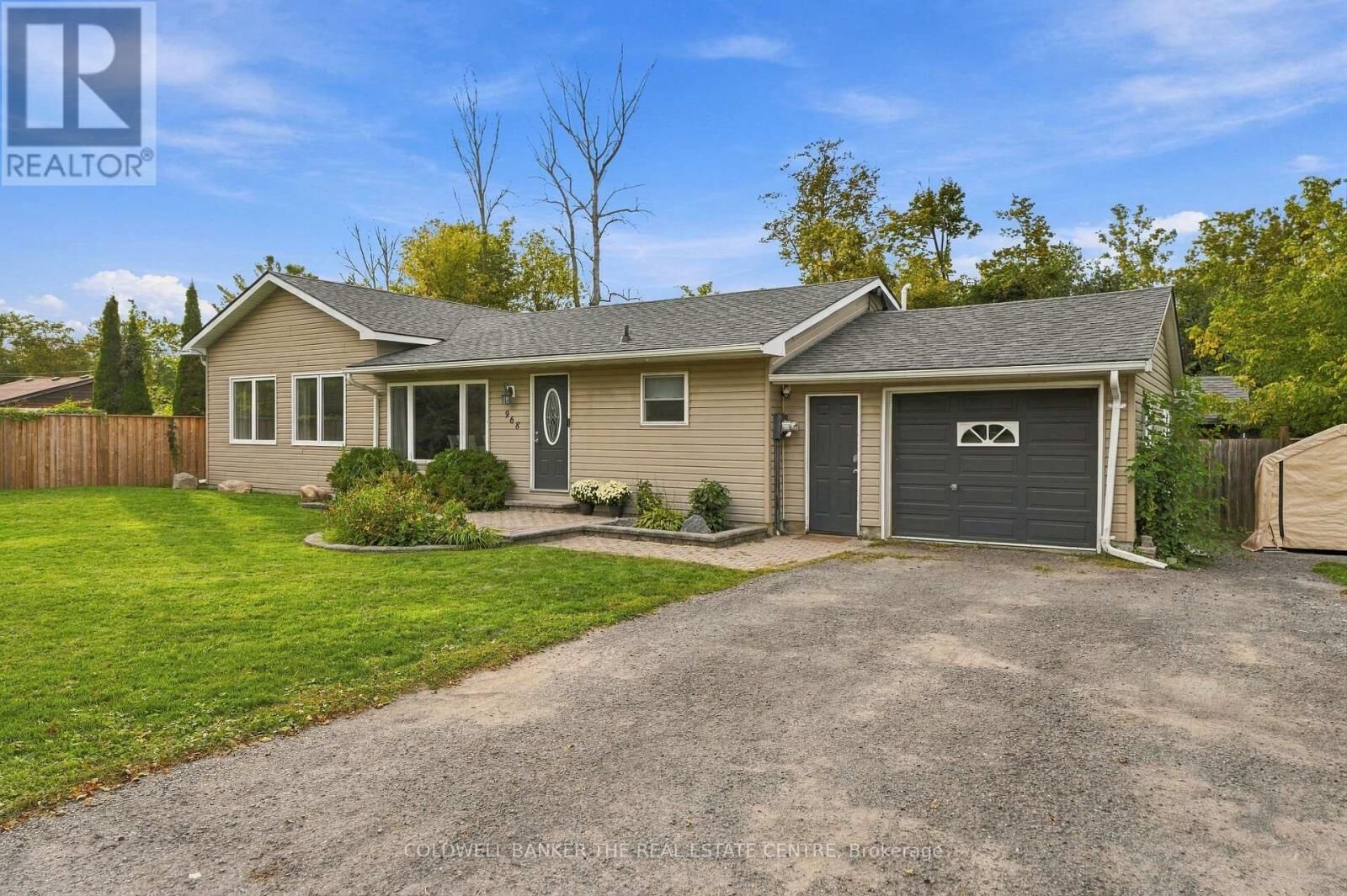 Property Photo:  968 Metro Road North  ON L4P 3E9 