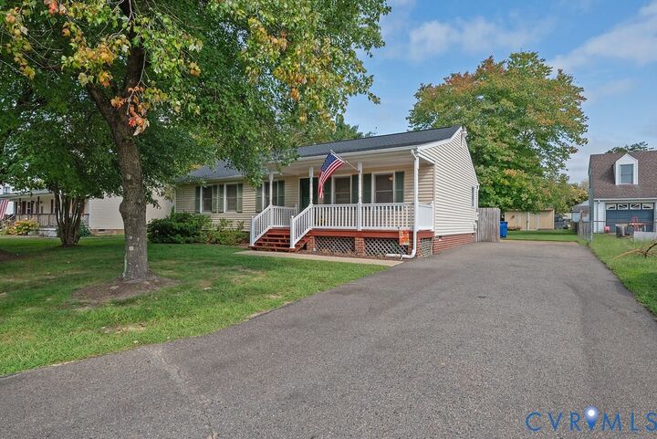 Property Photo:  6418 Chenault Way  VA 23111 