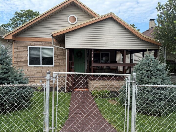 Property Photo:  708 Elsmere Street  OH 45042 