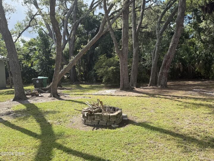 Property Photo:  662 N Volusia Avenue  FL 32180 
