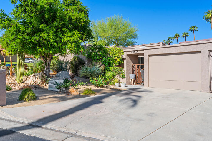 Property Photo: 48955 Mariposa Drive CA 92260