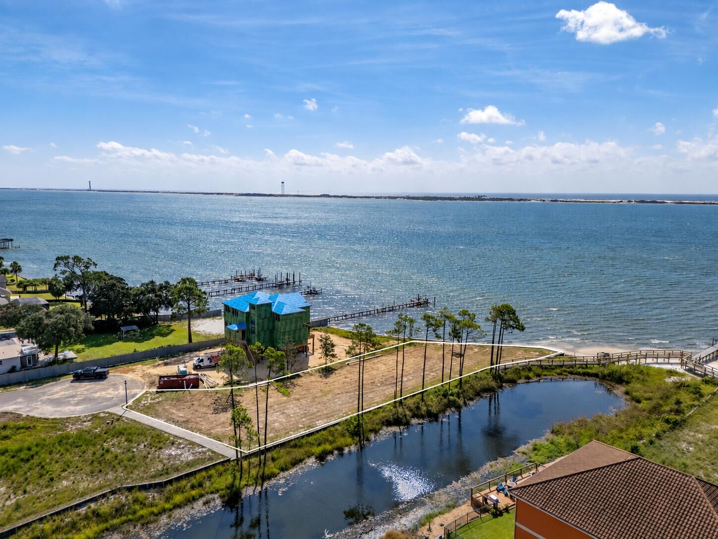 Property Photo:  2035 Palmetto Lake Drive  FL 32566 