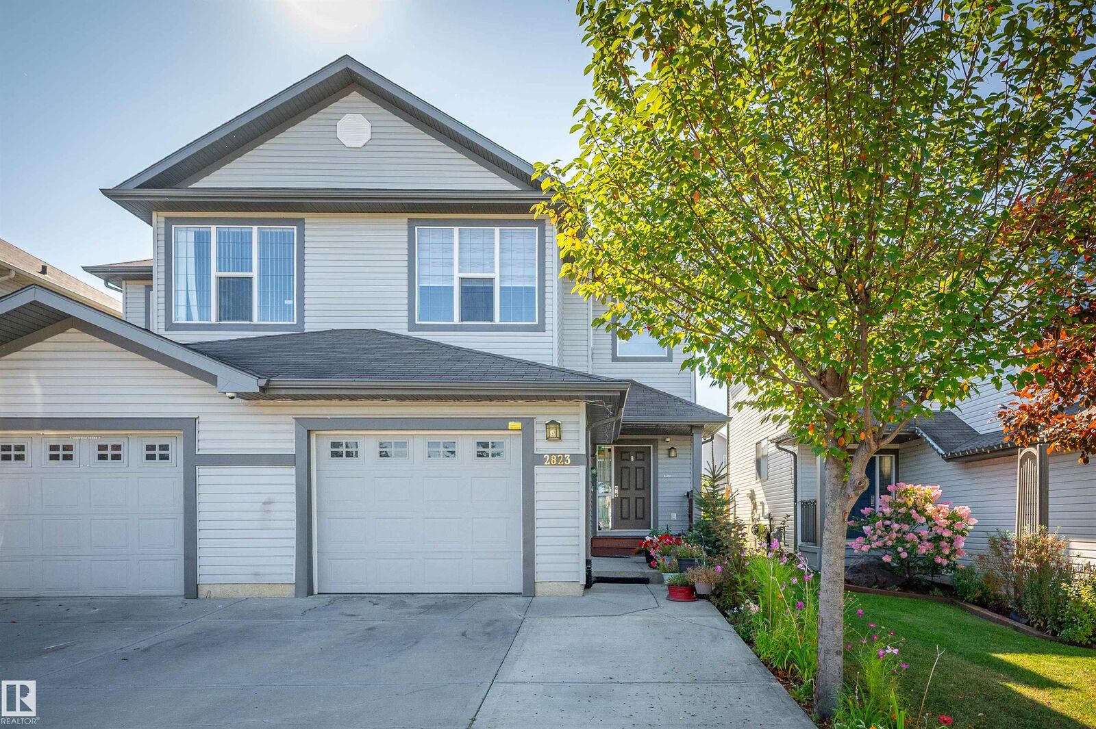 Property Photo: 2823 22 Avenue NW AB T6T 0K1