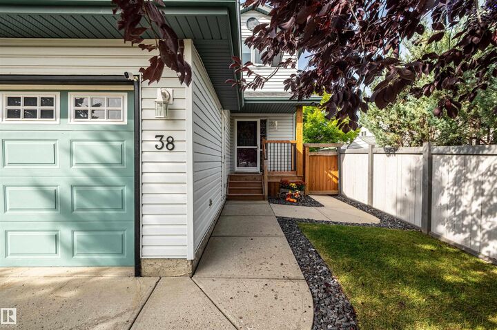 Property Photo:  38 Dubonnet Way  AB T8N 6S4 