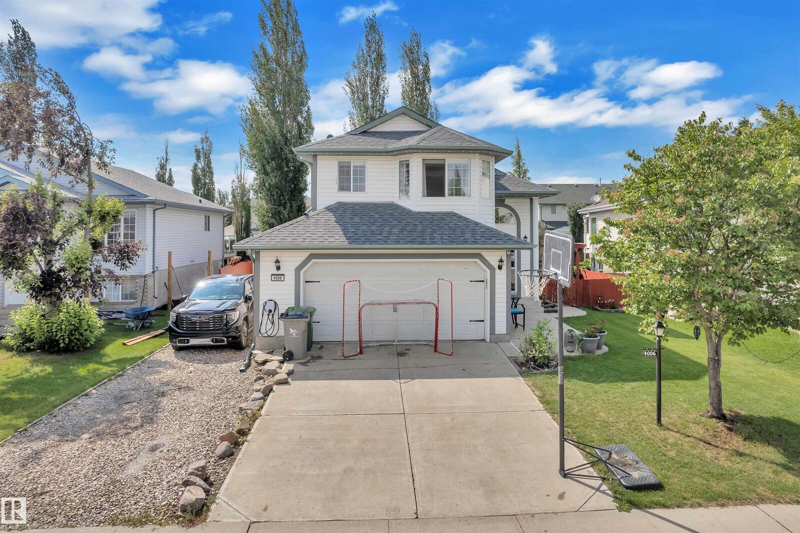 Property Photo: 4006 53 AB T4X 1N4