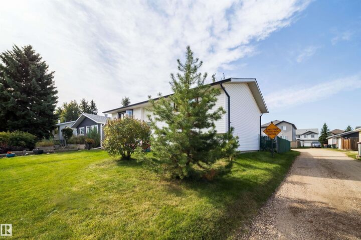 Photo de la propriété: 4104 44 Street AB T7Z 1J6