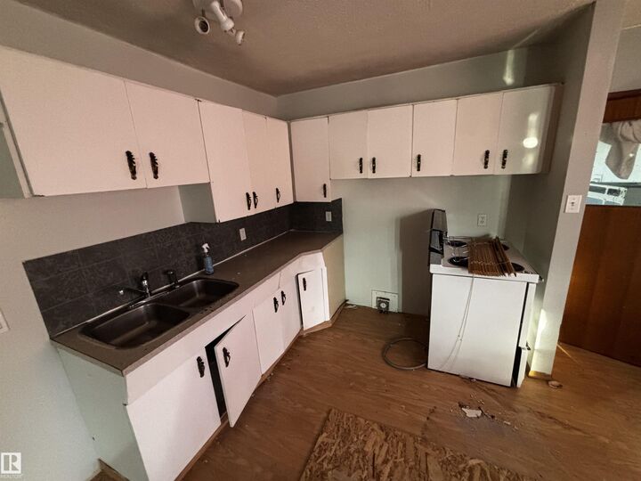 Property Photo: 102 First Street AB T0B 0P0