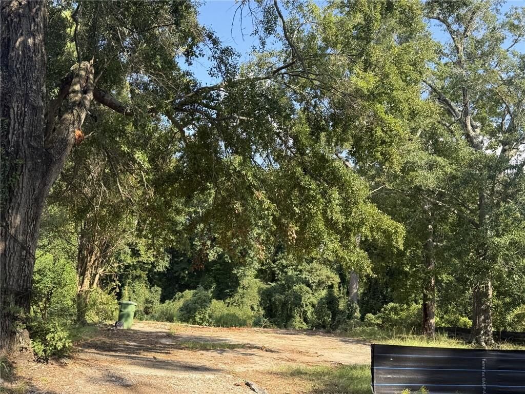 Property Photo: 2130 Fairburn Road SW GA 30331