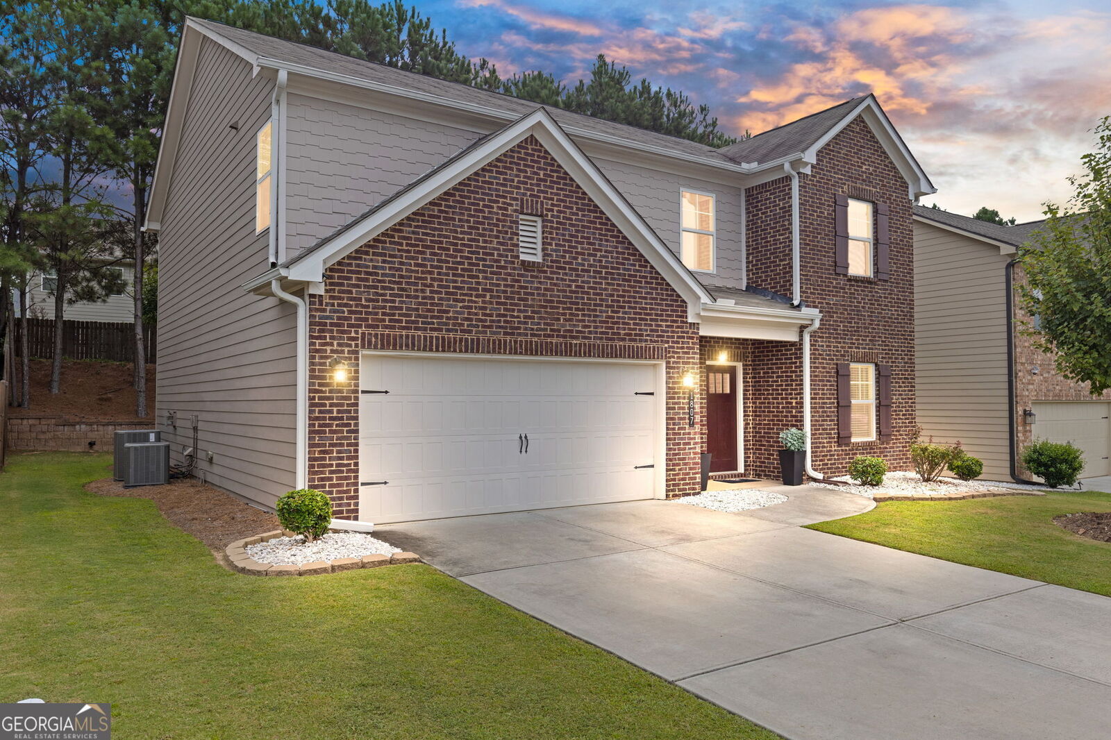 Property Photo: 1807 Weatherbrook Circle GA 30043
