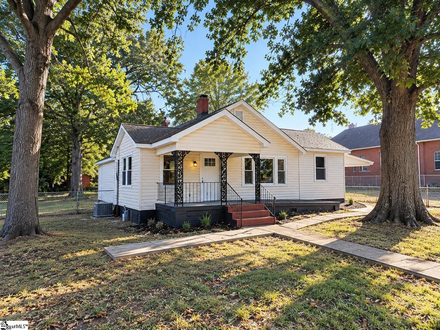 Property Photo: 215 W Roosevelt Drive SC 29626