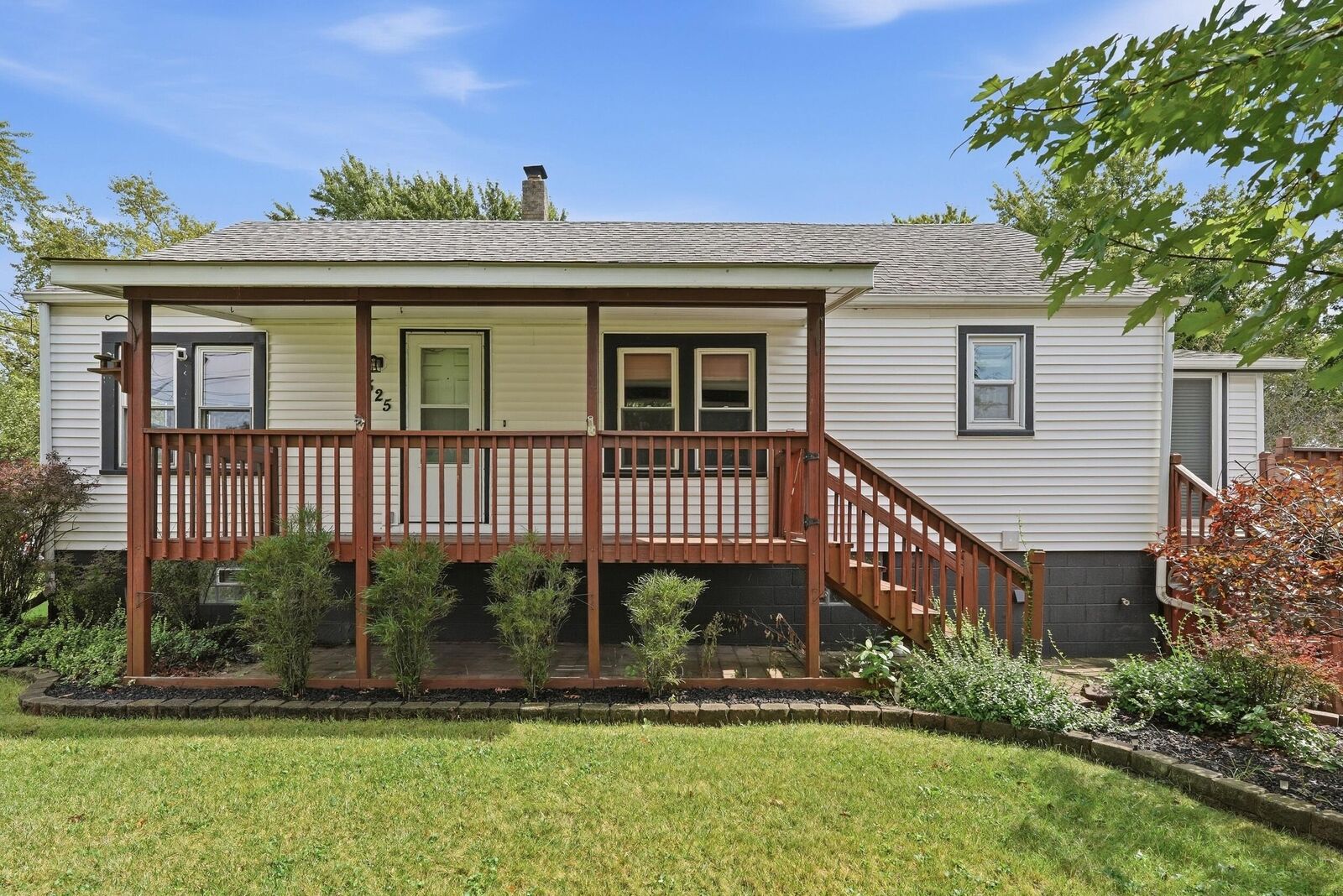 Property Photo:  2525 Colfax Street  IN 46406 