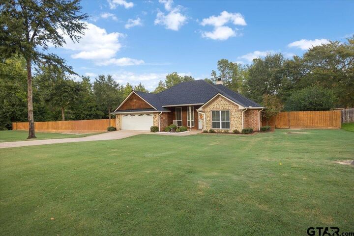 Property Photo: 2308 Pittman Ln TX 75771