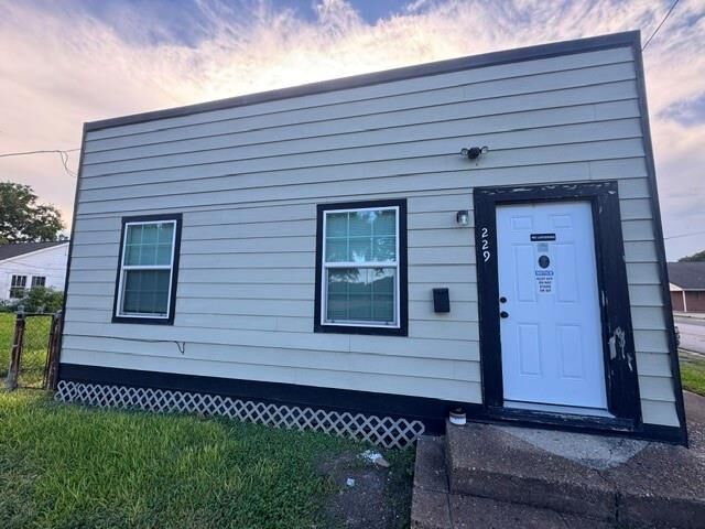 Property Photo: 2507 3rd Avenue N TX 77590