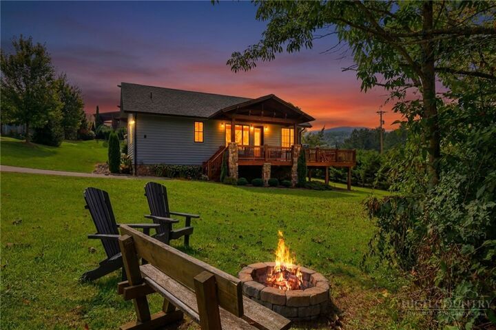 Property Photo:  57 Valley View  NC 28604 