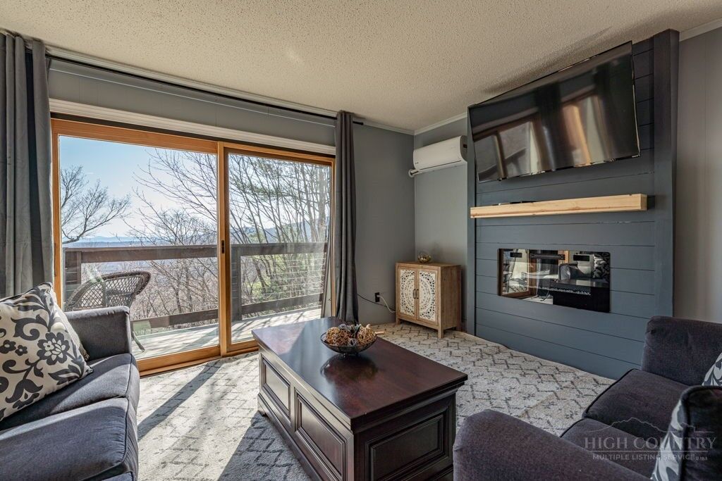 Property Photo: 101 Upper Holiday Lane H332 NC 28604