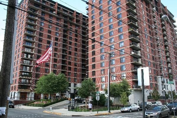 Property Photo:  700 1st St 6A  NJ 07030 