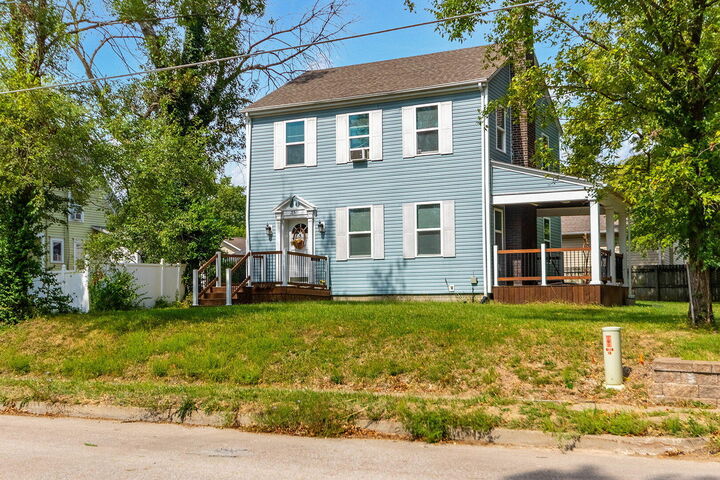 Property Photo: 215 W Boulevard Street MO 65265