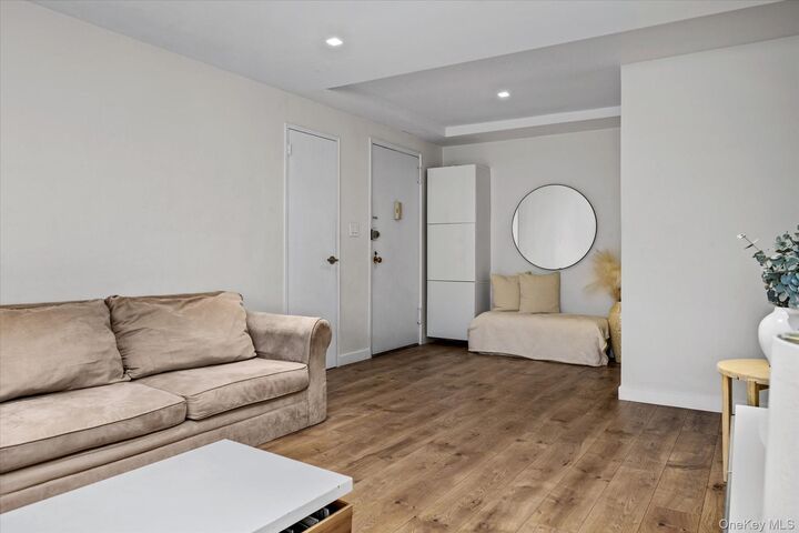 Property Photo:  151-31 88th Street 3C  NY 11414 