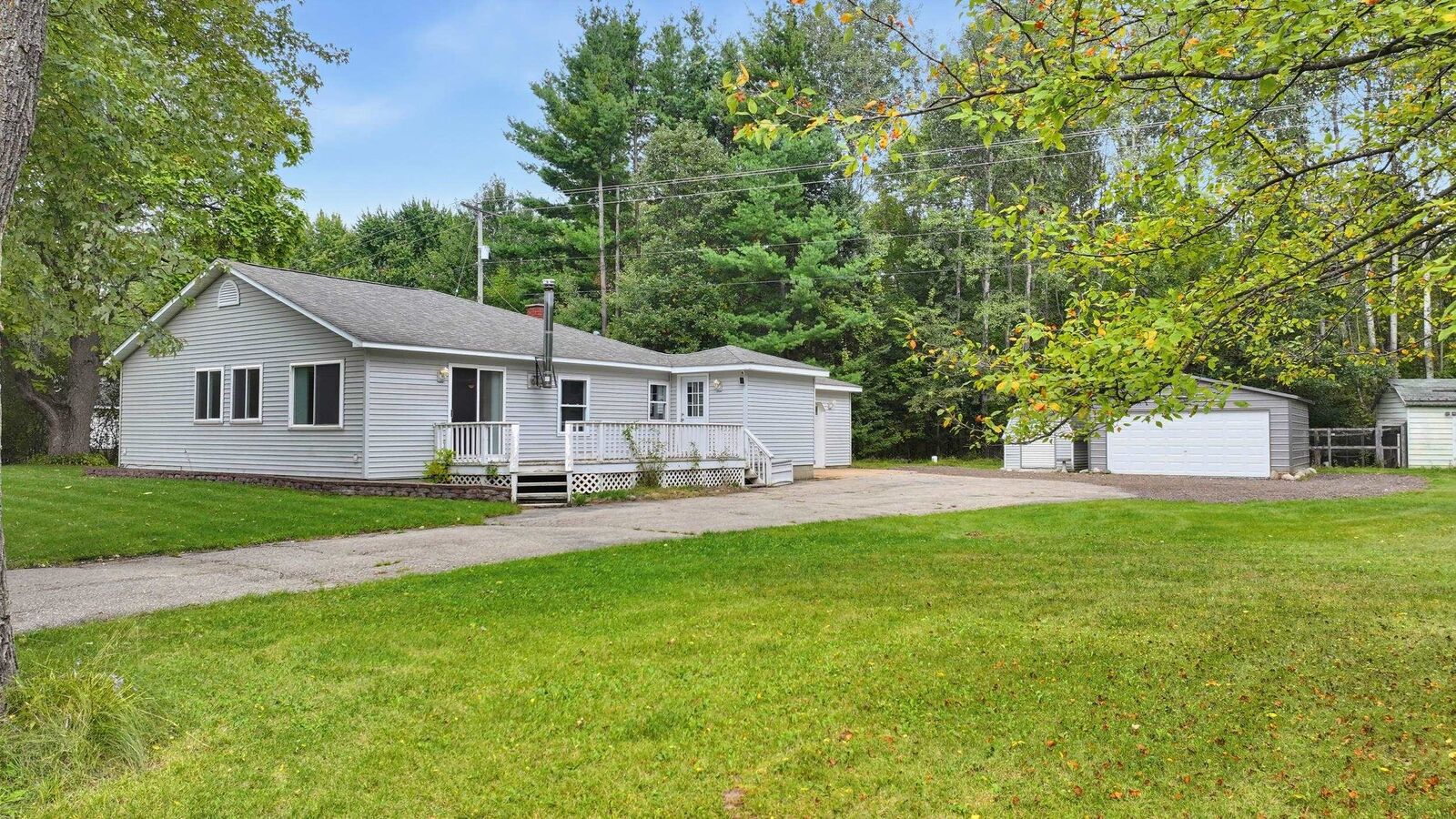 Property Photo:  4864 W Saginaw  MI 48618 
