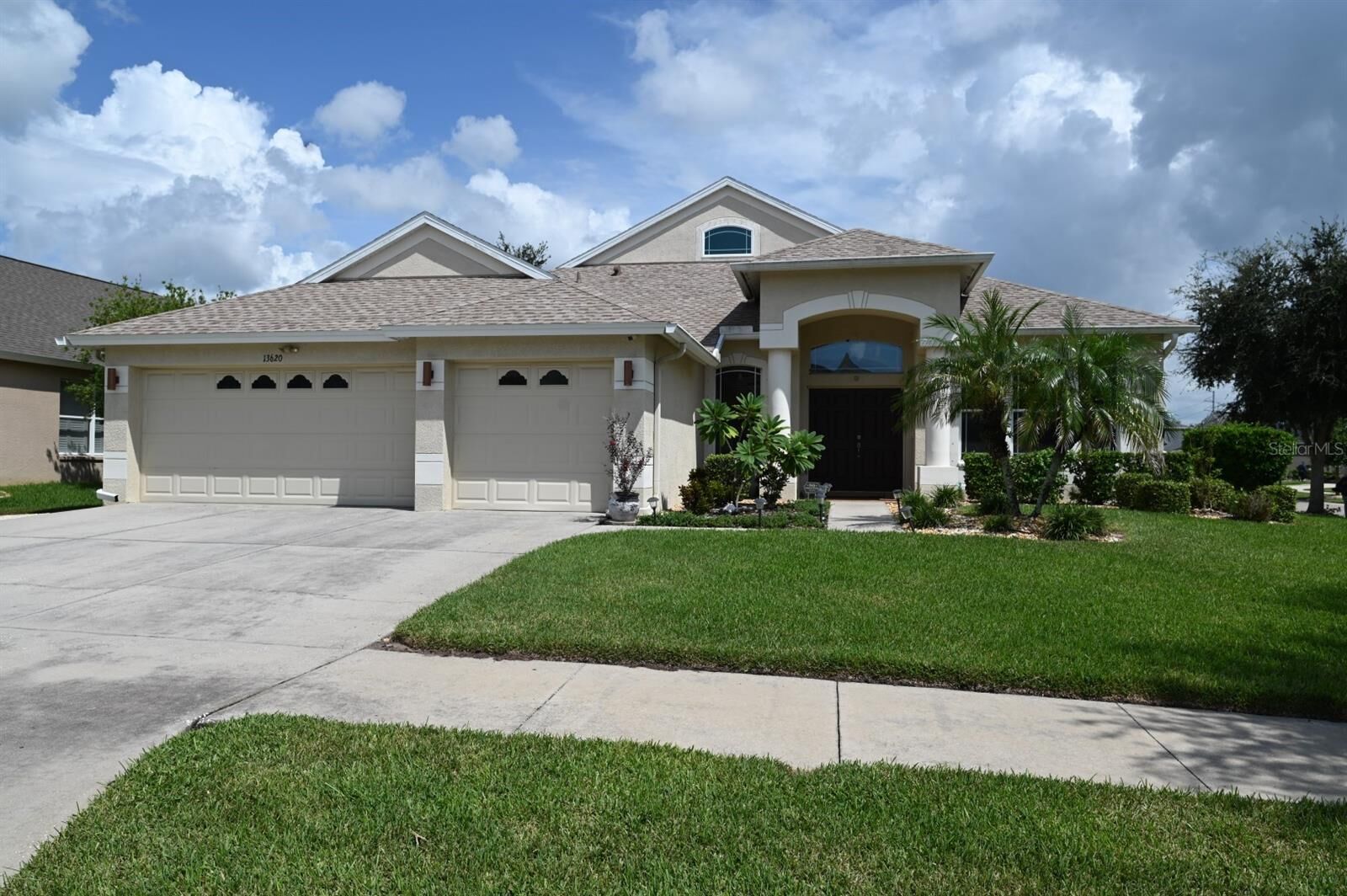 Property Photo: 13620 Artesa Bell Drive FL 33579
