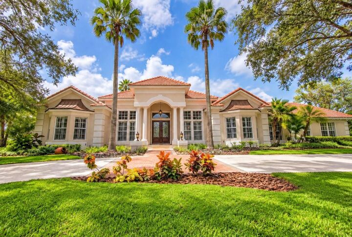 Property Photo:  18112 Longwater Run Drive  FL 33647 