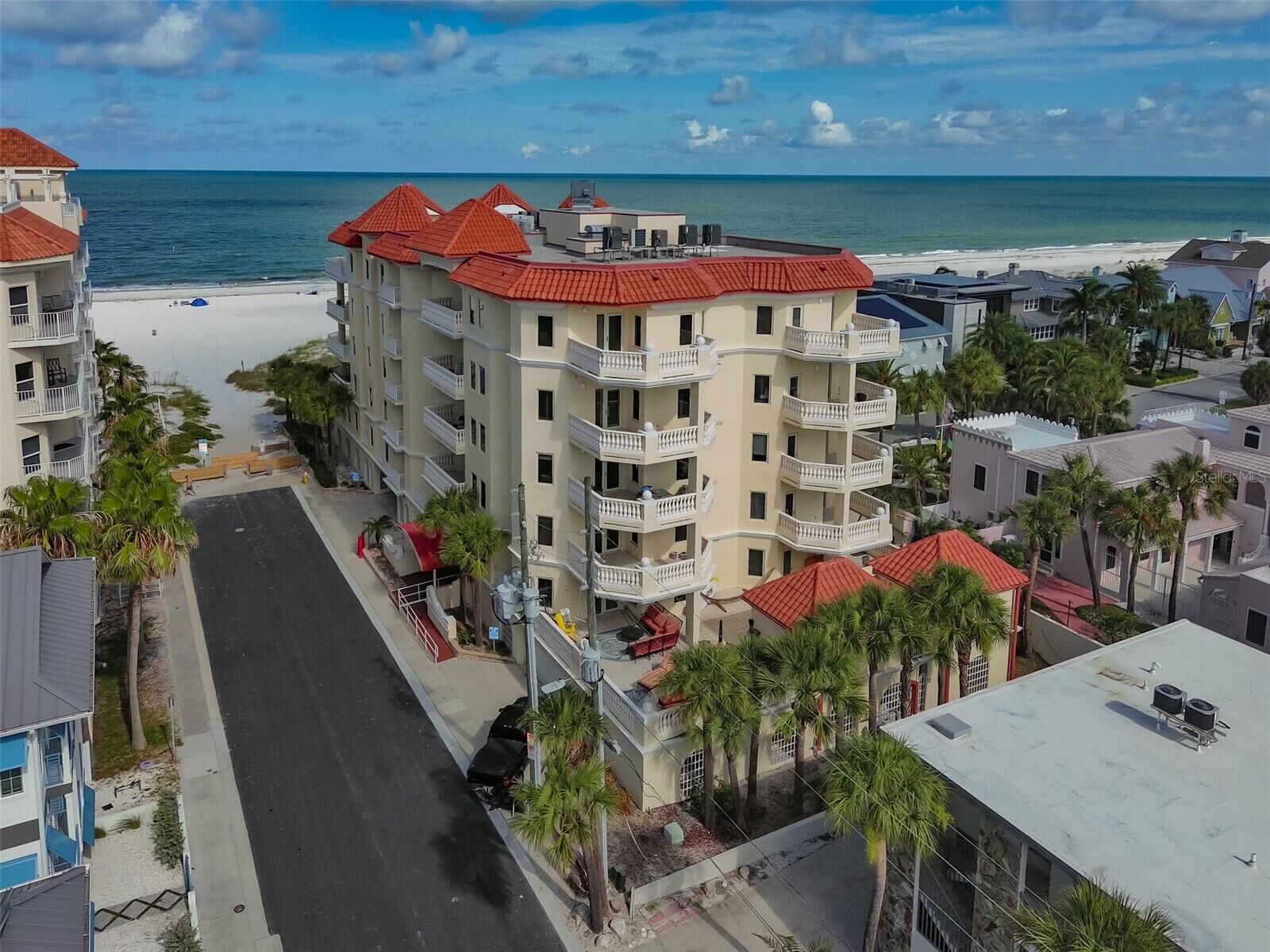 Property Photo:  14 Somerset Street 3C  FL 33767 