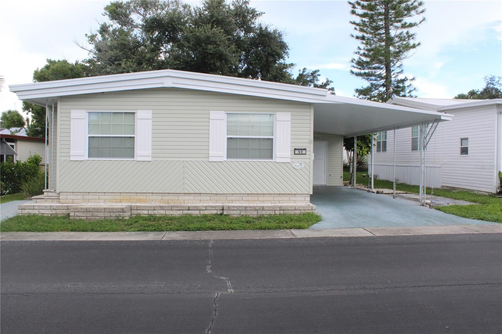 Property Photo:  52 Royal Palm Circle  FL 33778 