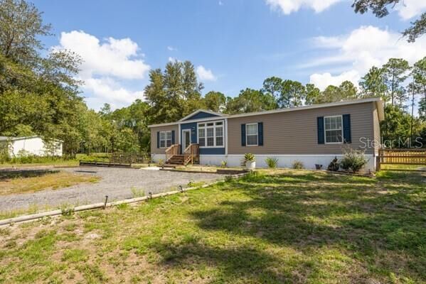 Property Photo: 1225 Hazelnut Street FL 32110