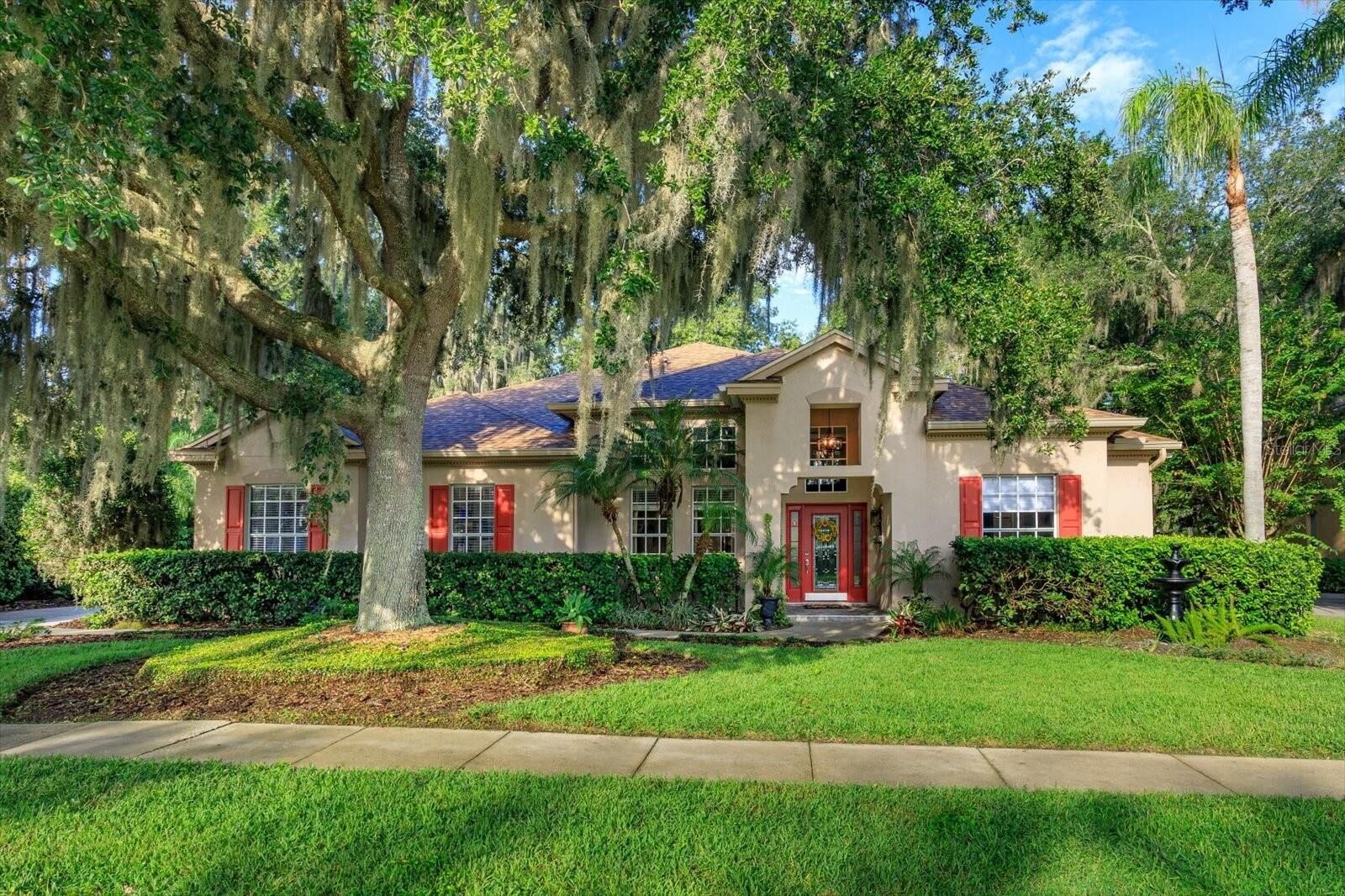 Property Photo: 536 Avon Glade Place FL 32771