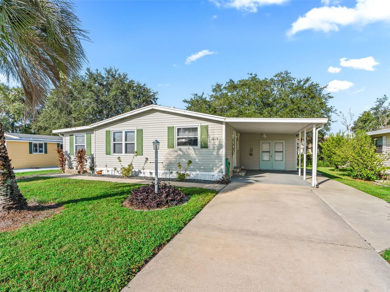 Property Photo: 1619 W Schwartz Boulevard FL 32159