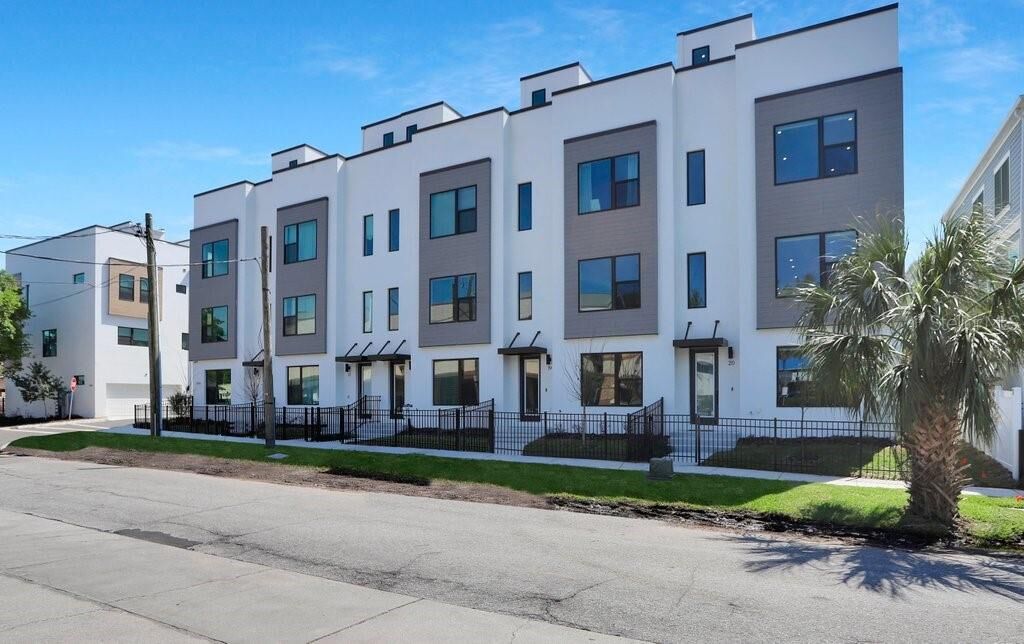 Property Photo:  2506 W Cleveland Street 20  FL 33609 