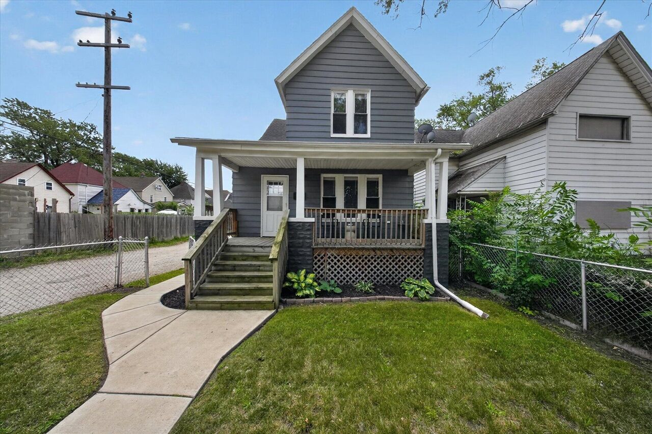 Property Photo:  5827 Baker Street  MI 48209-2140 