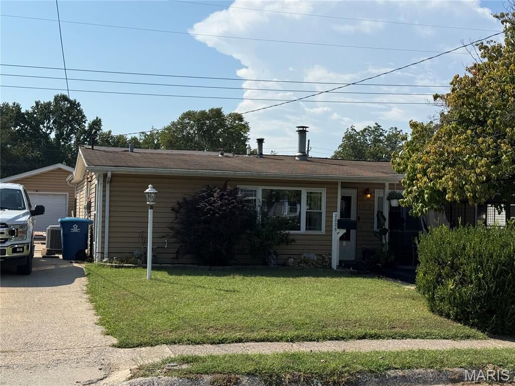 Property Photo:  2825 Dale Avenue  IL 62040 