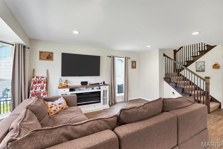 Property Photo: 915 Walnut Point Drive MO 63052