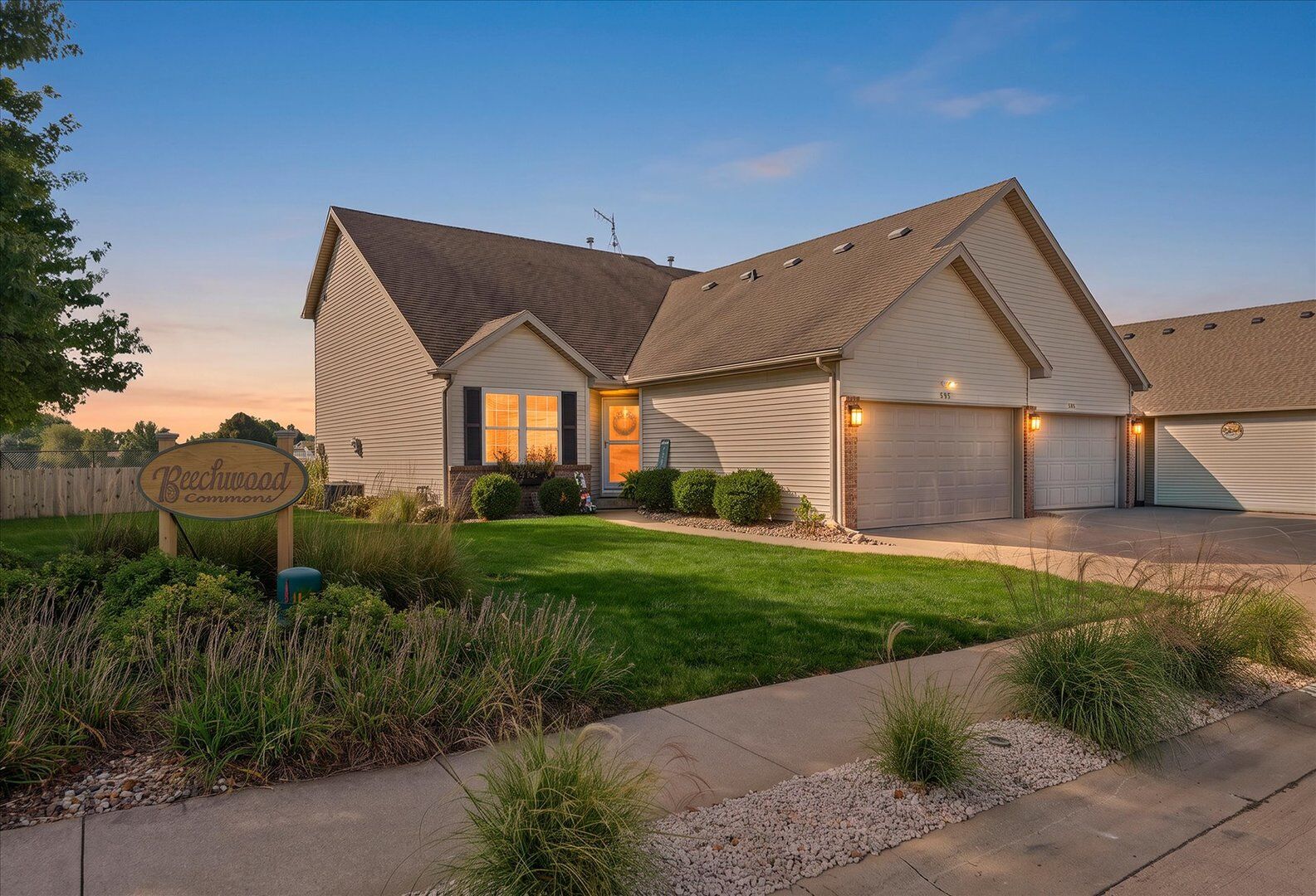 Property Photo: 595 Beechwood Court IL 61761
