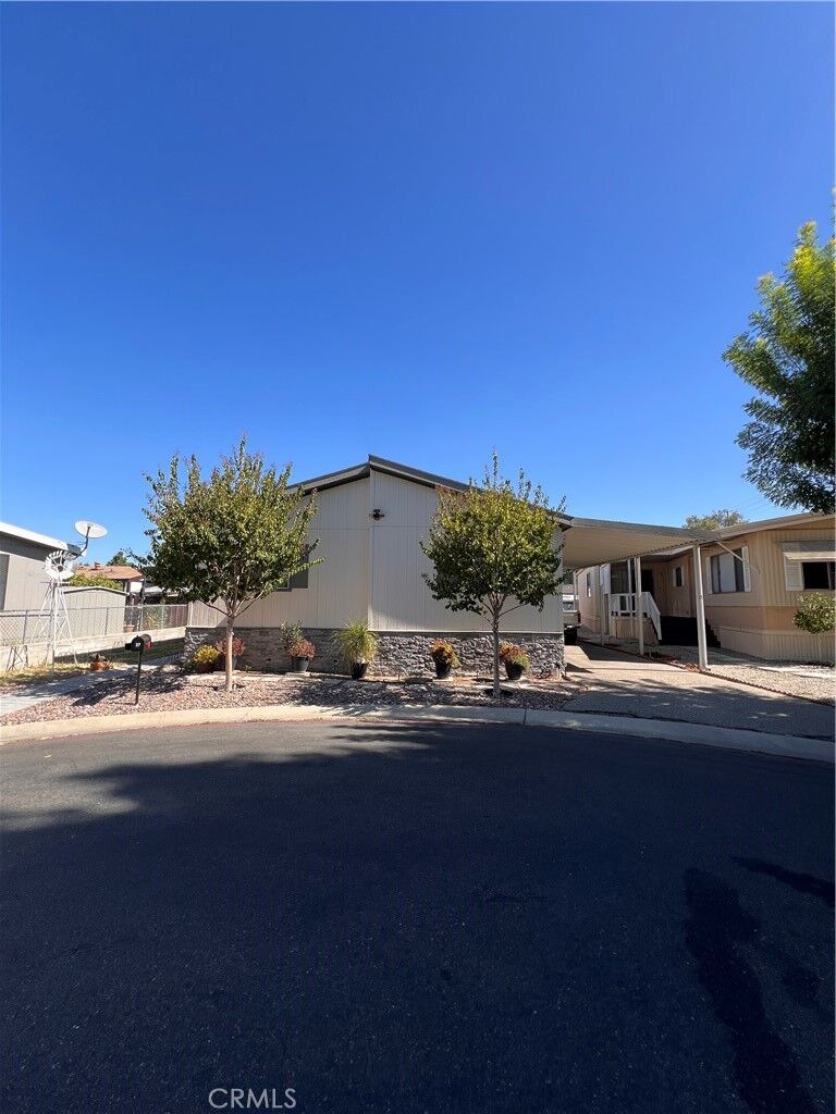 Property Photo:  27361 Sierra Hwy 37  CA 91351 
