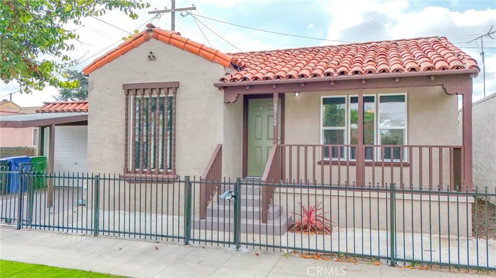 Property Photo: 2512 W 60th Street CA 90043