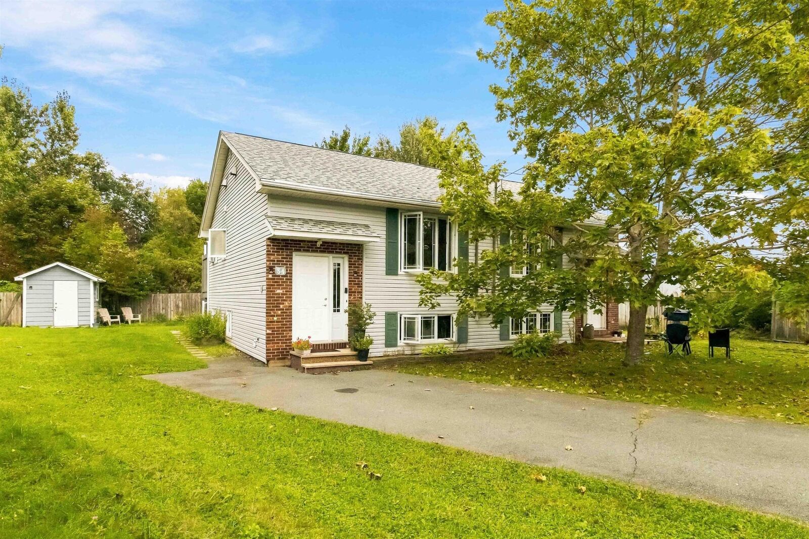 Property Photo:  34 Lindsay Court  NS B4E 2K1 