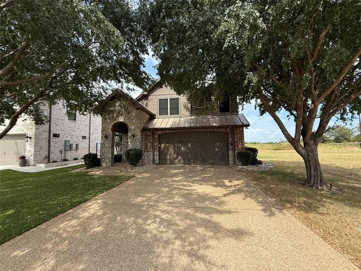 Property Photo:  155 Bay Creek Lane  TX 76245 