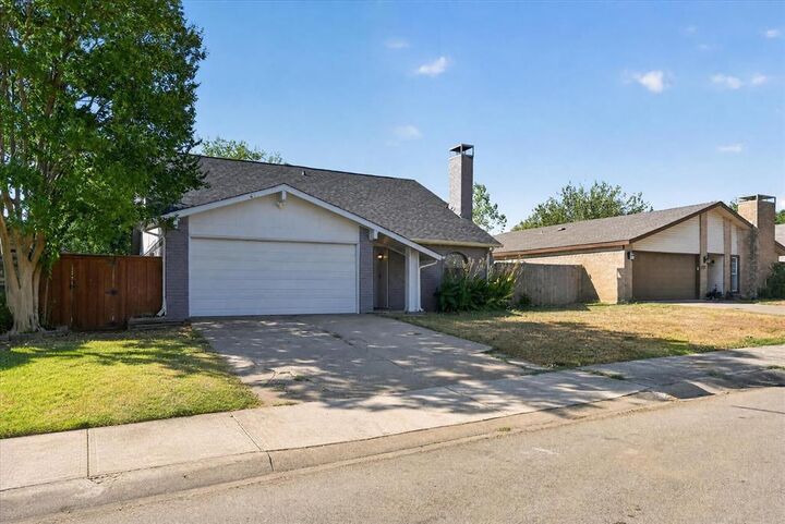 Property Photo: 2314 Placid Drive TX 75007