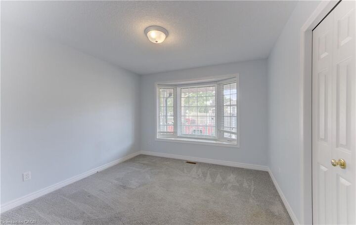 Property Photo:  25 Bankside Drive 2  ON N2N 3M6 
