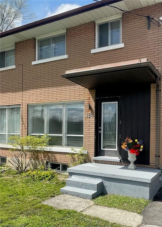 Property Photo: 124 Avalon Place ON N2M 4N7