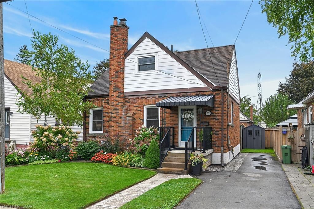 Property Photo: 25 Woodbridge Road ON L8K 3C6