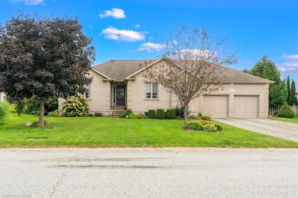 Property Photo:  515 Woodward Drive  ON N0L 1W0 