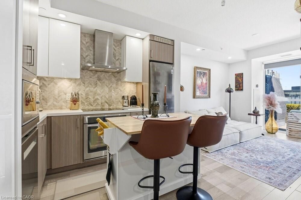 Property Photo:  5220 Dundas Street D211  ON L7L 0J4 