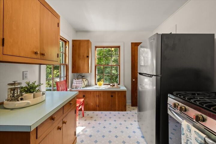 Property Photo:  89 F R Lillie  MA 02543 