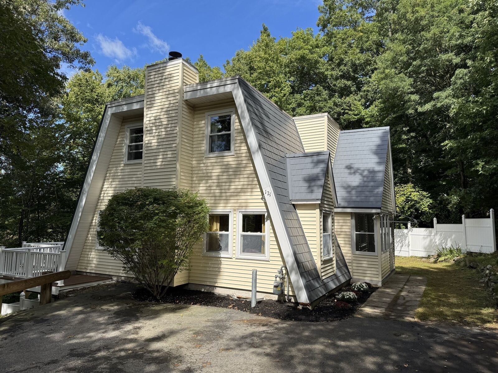 Property Photo: 121 Copperfield Rd MA 01602