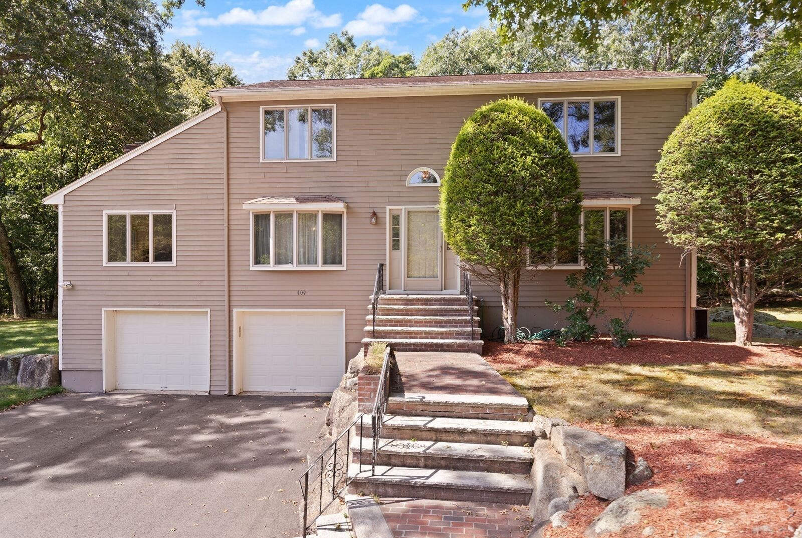 Property Photo: 109 Hampton Rd MA 02067