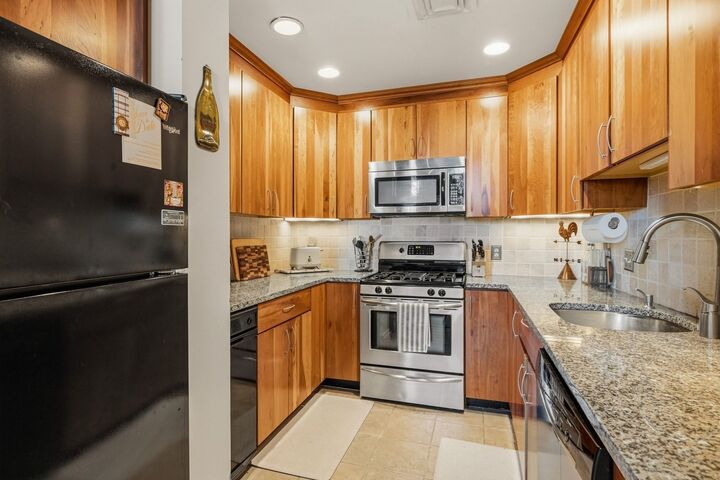 Property Photo:  48 Kent Street 5  MA 01950 
