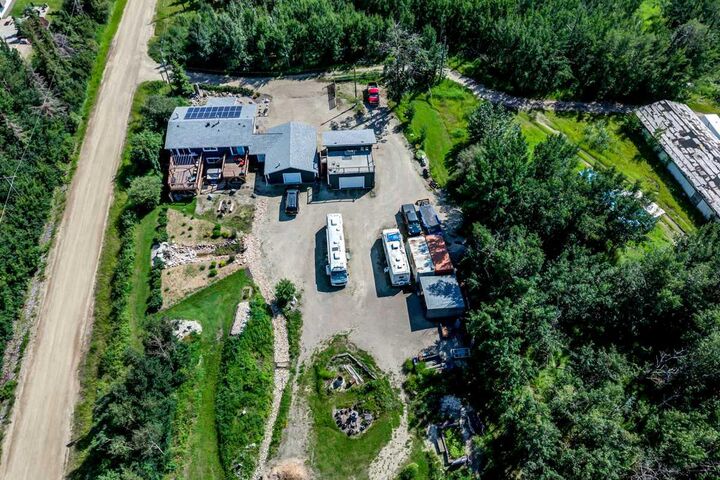Photo de la propriété:  #2 53220 Range Road 263  AB T7X 4M1 